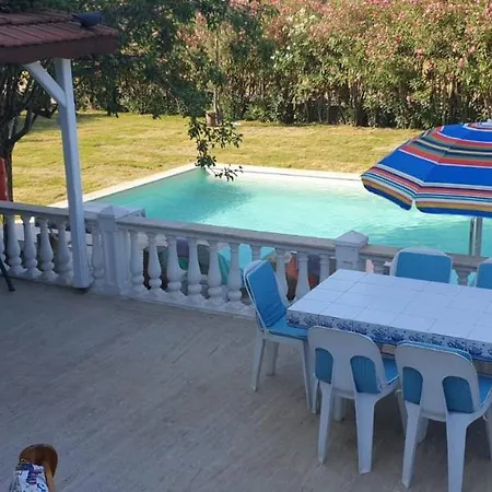 Amanda With Private Pool Vilă